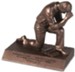 Escultura de hombre orando, peque&ntilde;a  (Praying Man Sculpture, Small)