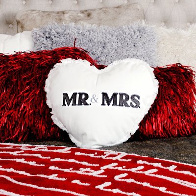 Mr & Mrs Pillow