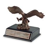 Águila, Estatuilla Esculpida  (Eagle, Sculpted Figurine)